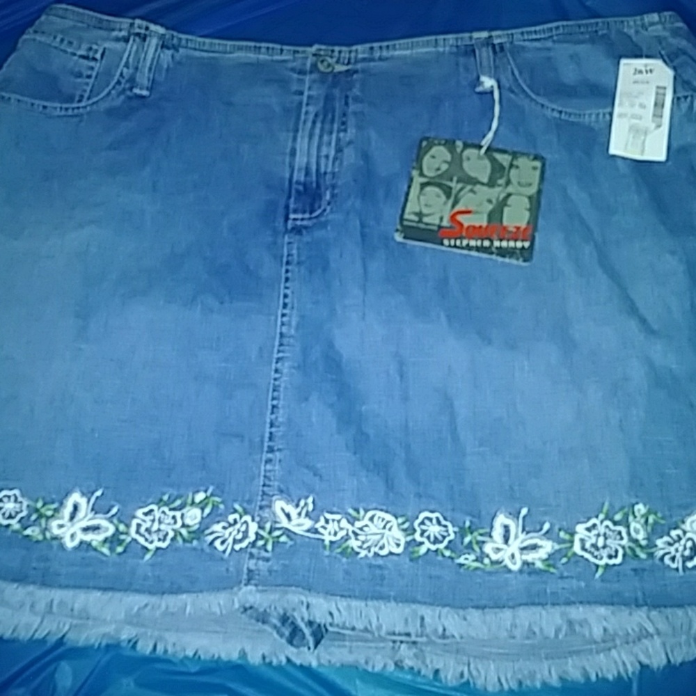 Skort NWT